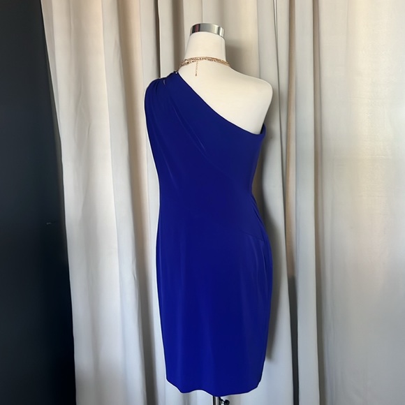 Calvin Klein One Shoulder with Silver detail Size 10 - Picture 7 of 14